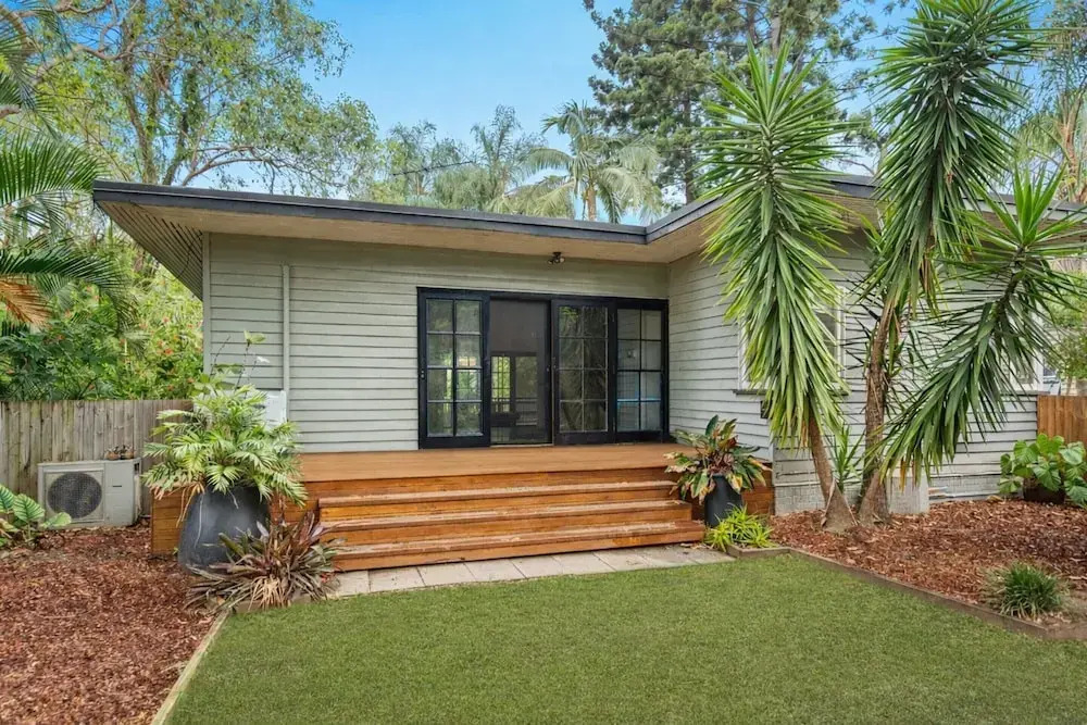 Spacious 3-bed Stay With Balcony and BBQ
