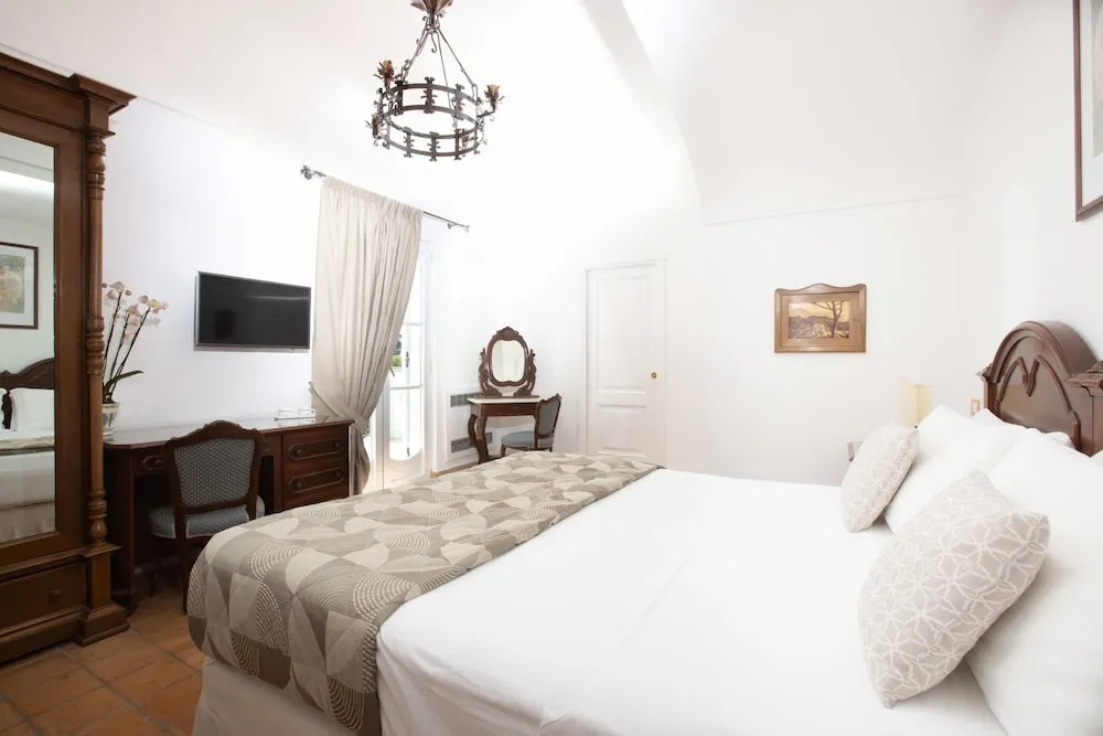 My Exclusive Italy - Elegant Sorrento Coast Villa with Pool and Tennis Court