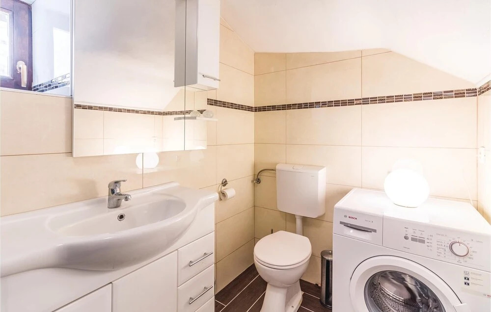 Three-Bedroom Holiday Home In Pomer