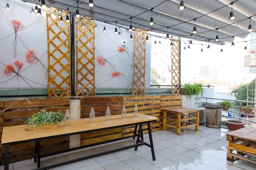 Tropical Vibes Homestay In Sai Gon Hostel