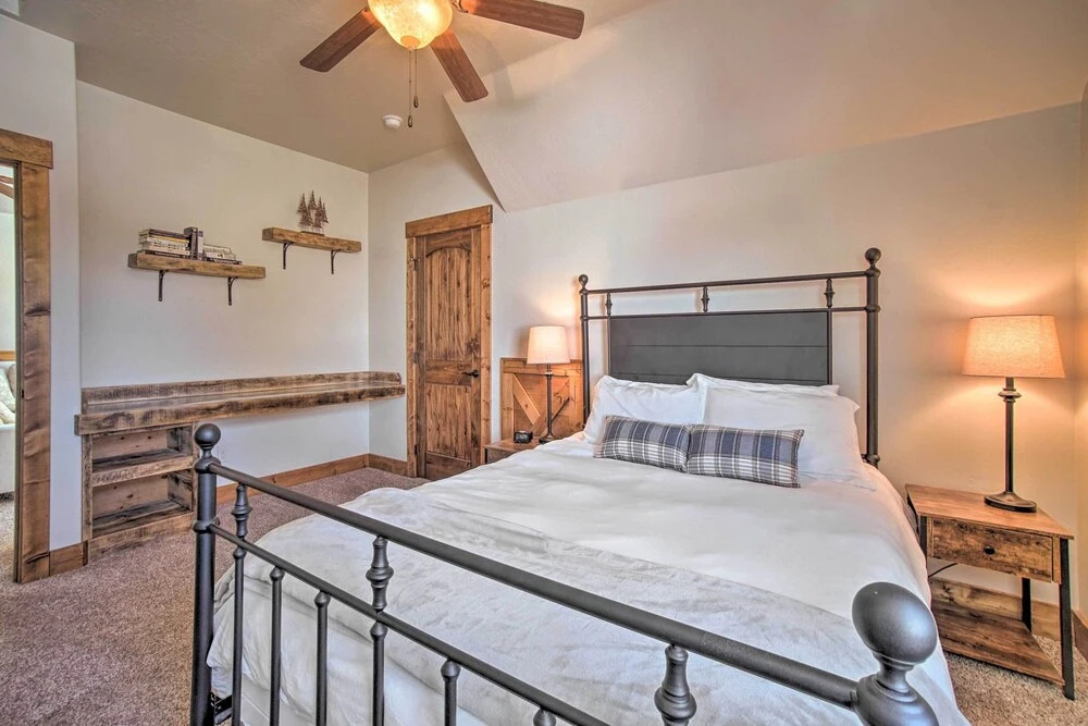 McCall Home + Hot Tub ~ 2 Mi to Payette Lake