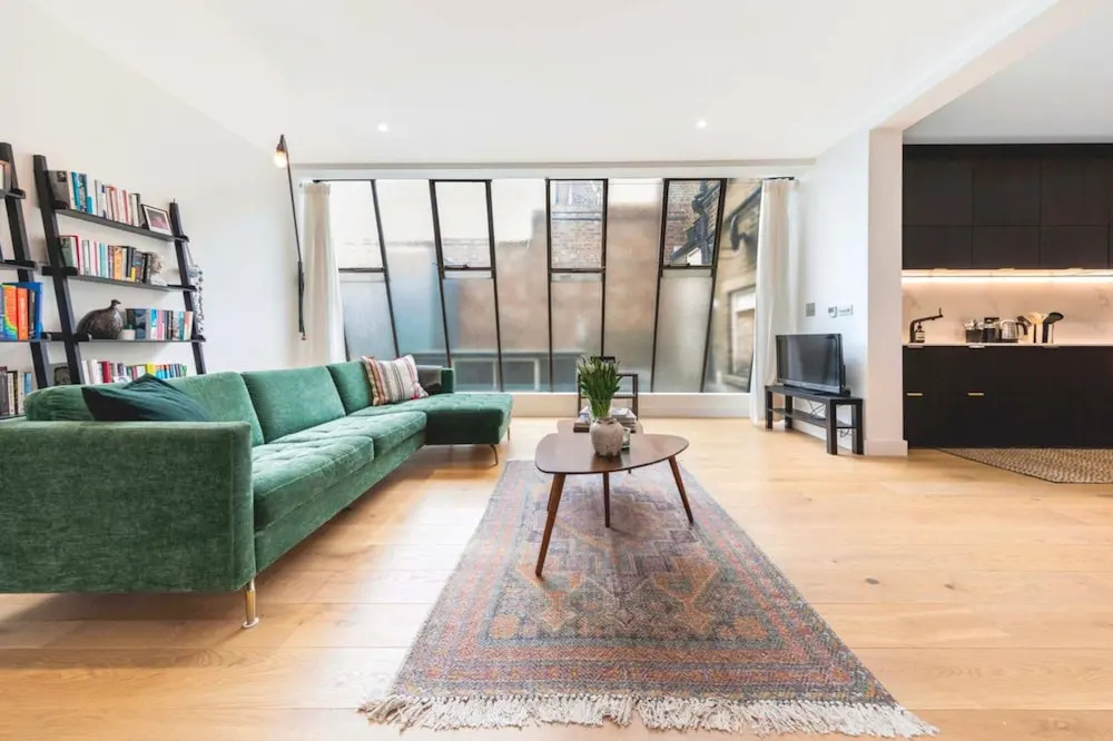 3 Bedroom Warehouse-style Apartment in Balham