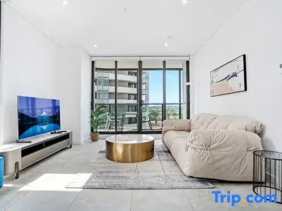 Stylish 2BR Apt with Views Near Parramatta