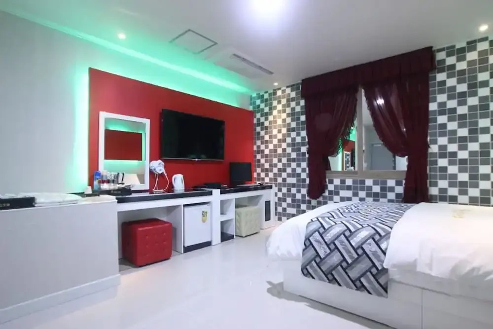 Gurye S Self Check-In Motel
