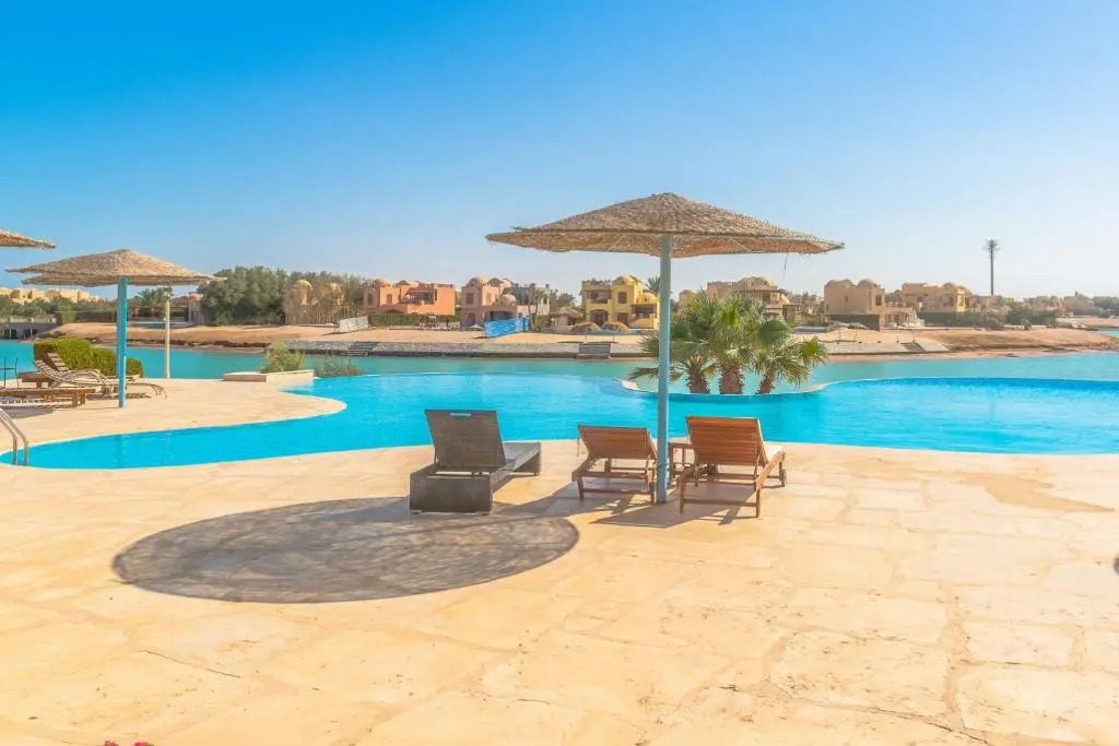 Sabina Classy 1 BR Apartment Lagoon view & Pool El Gouna