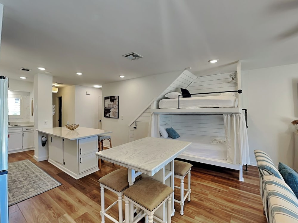 Beachwalk Condominiums #8B