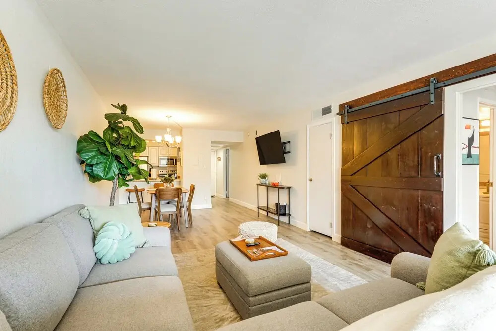 Walkable Old Town Scottsdale Condo: Pool & Hot Tub