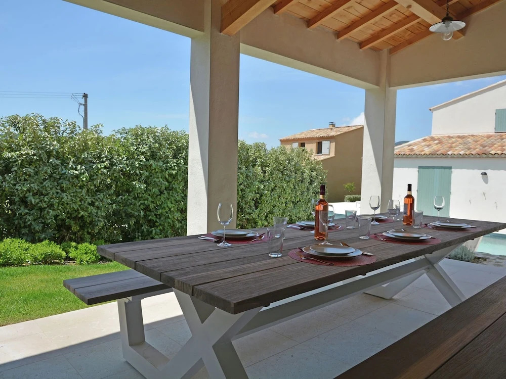 Wonderful Villa in Malaucène with Swimming Pool