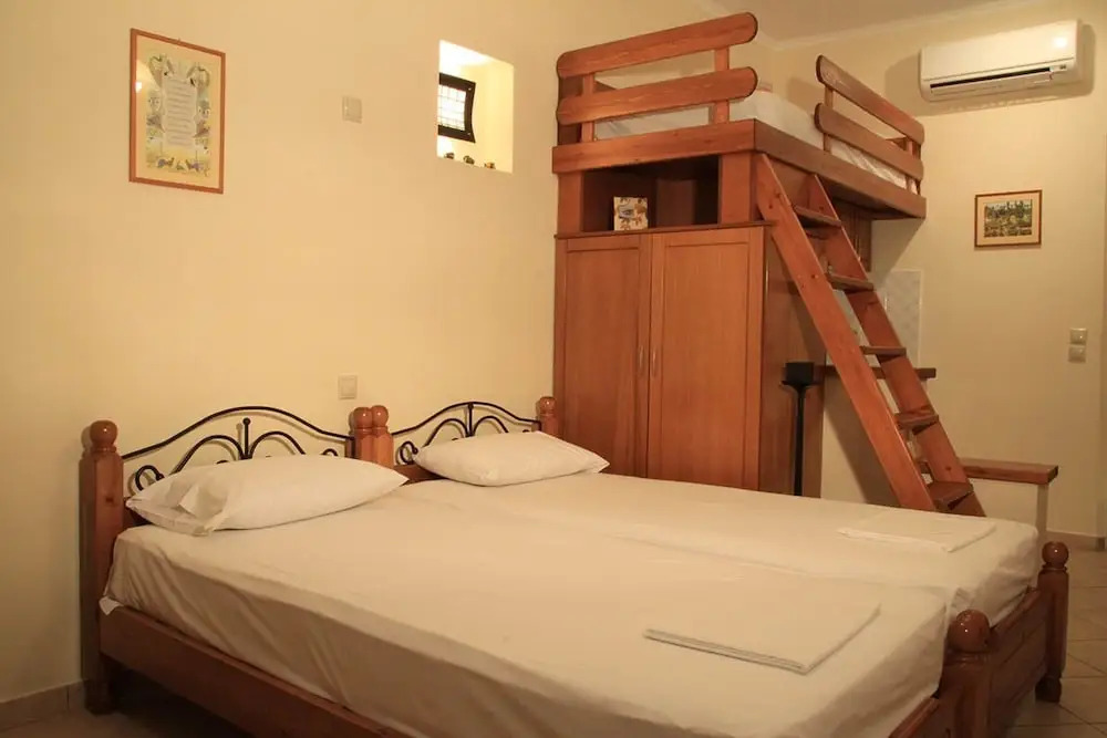 Aigiali Rooms