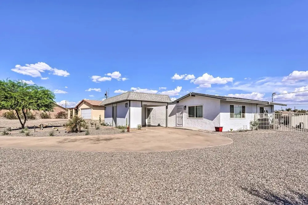 2 Mi to Lake Havasu State Park: Home w/ Pool!