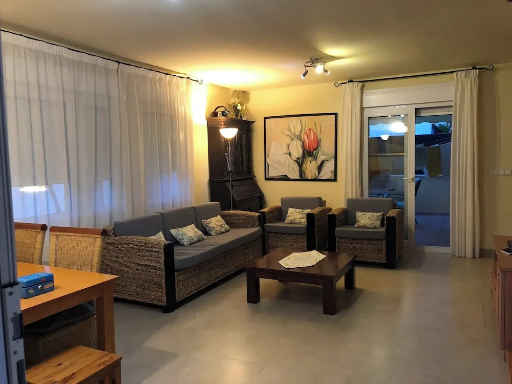 Excellent View, Beach & Mountain, Panorama Swimming Pool all Year Round