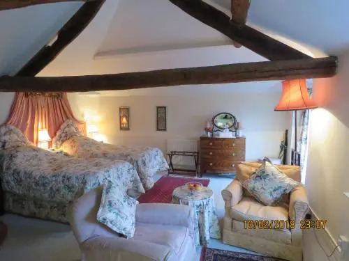 Home Farmhouse Bed and Breakfast