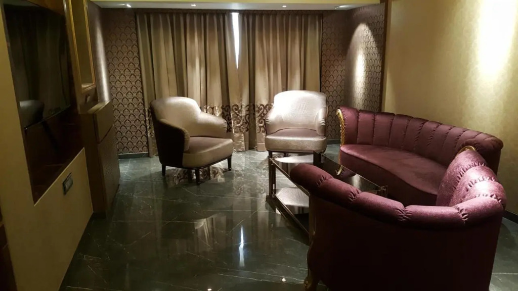 Hotel Peninsula Redpine