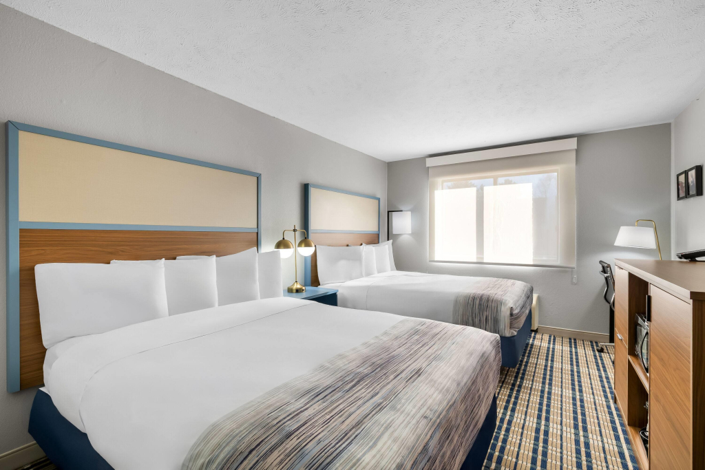 AmericInn by Wyndham Delafield-Waukesha-Milwaukee