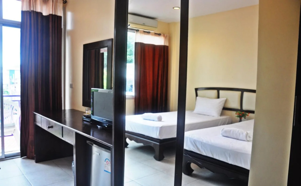 Kata Inn Guesthouse & Restaurant
