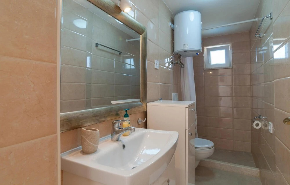 Awesome Home in Pucisca With 7 Bedrooms, Wifi and Outdoor Swimming Pool