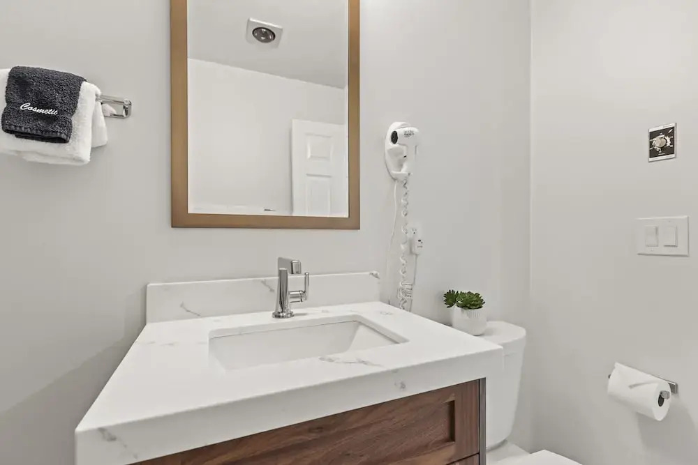 Galleria 307-studio 1 Bedroom Home by RedAwning
