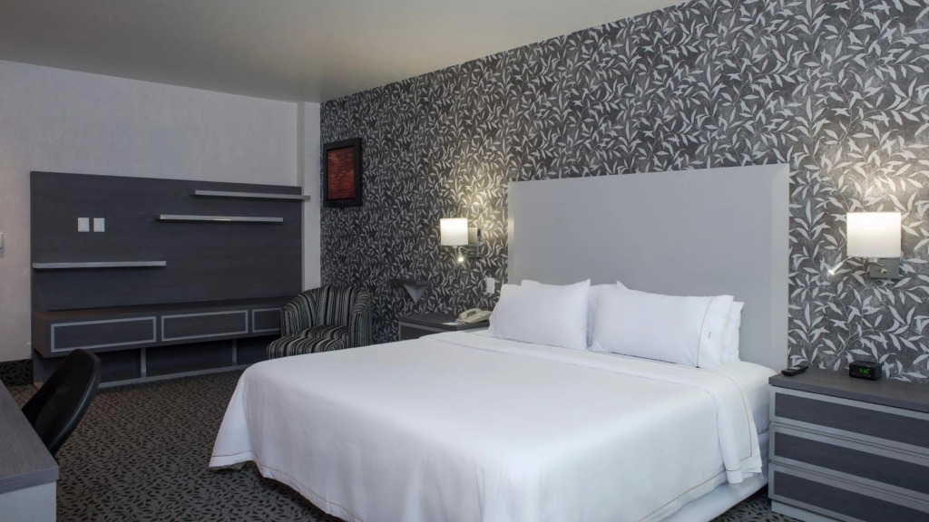 Holiday Inn Express & Suites Queretaro by IHG