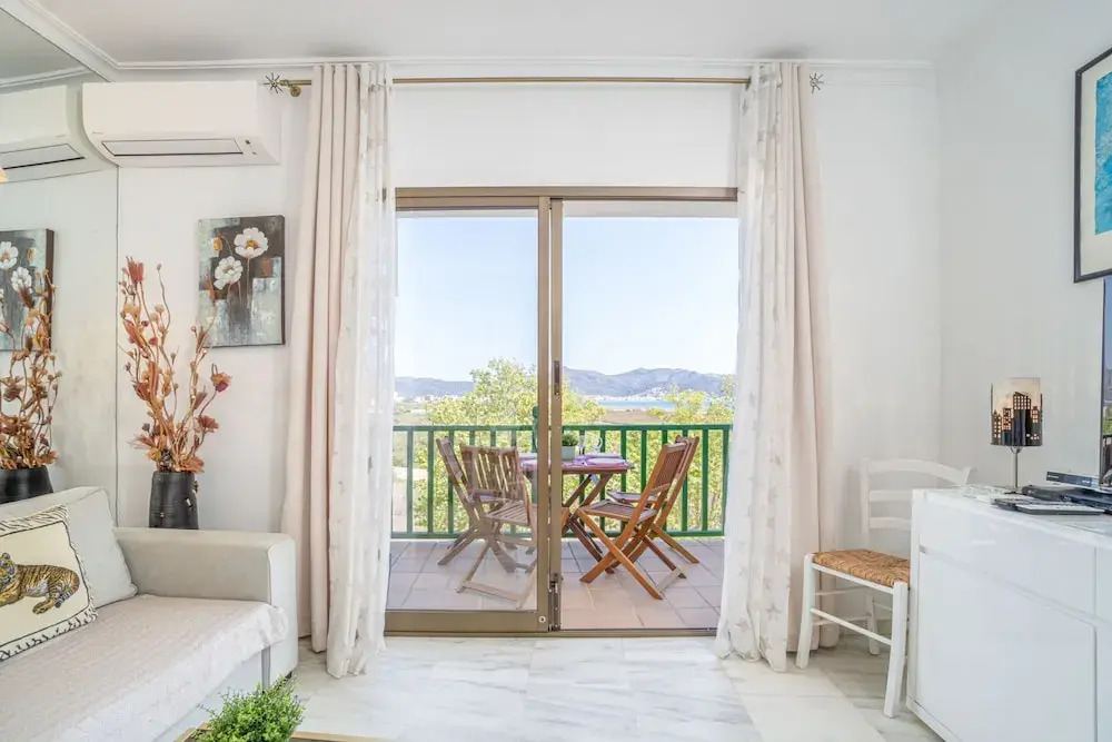 Apartment in Empuriabrava Near Sandy Beach