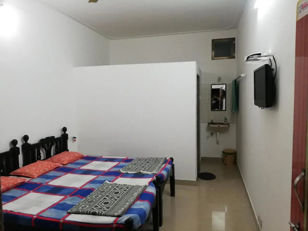 Adarsh Niwas