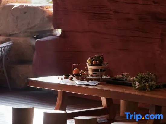 Wuyi Huakaishengdu Hot Spring Resort Hotel