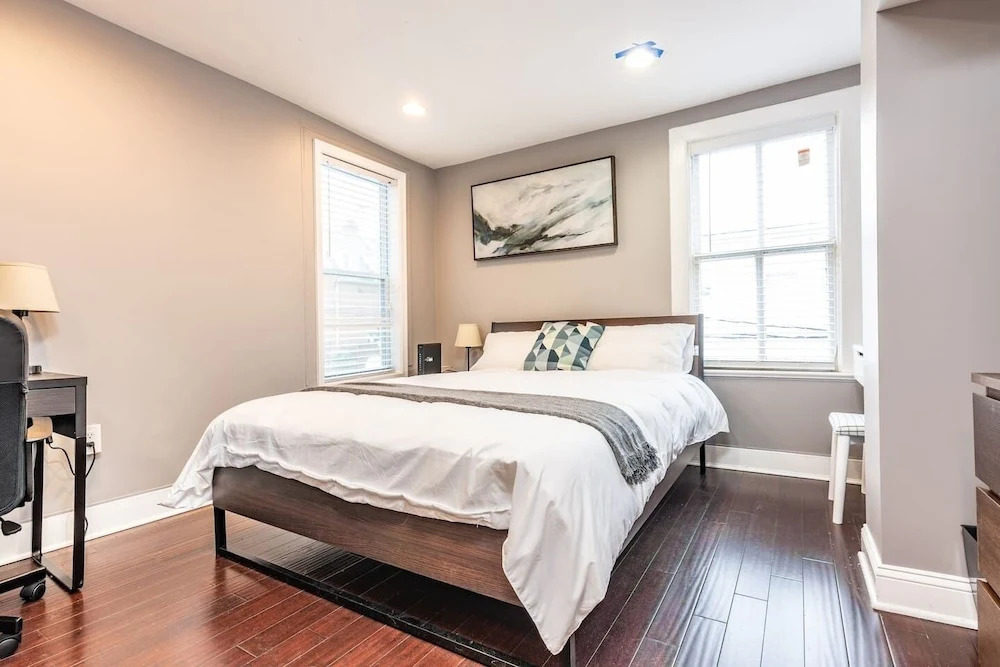 Modern Condo Old Town Charm