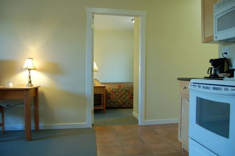 Summerland Motel