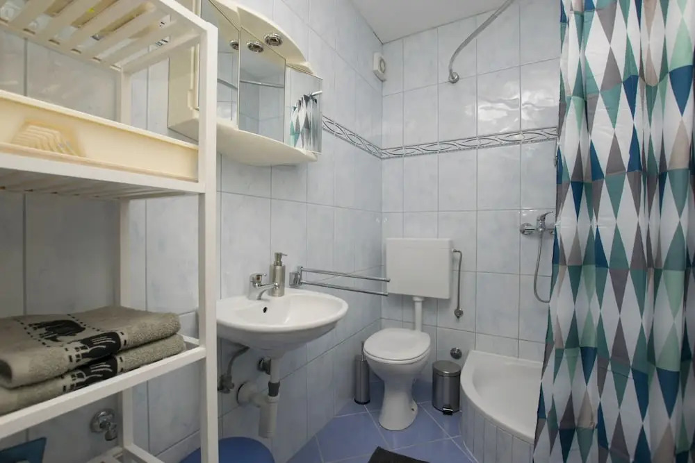 Apartments and Room Zinka