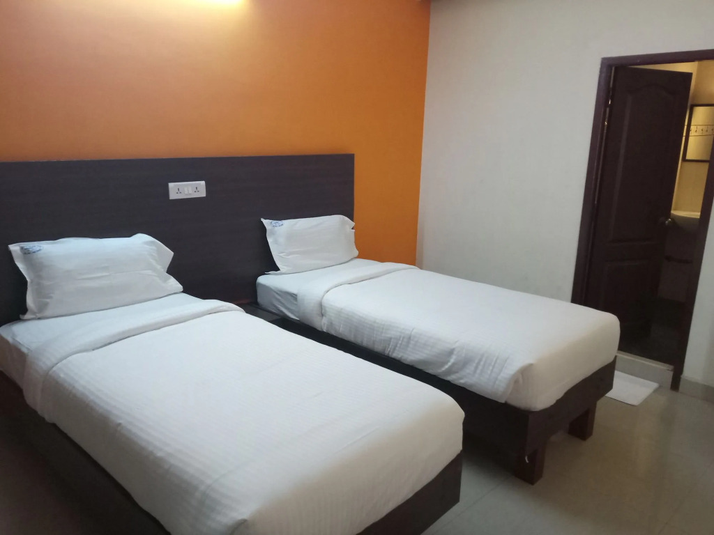 Hotel Nachiappa Adyar Inn By OYO Rooms