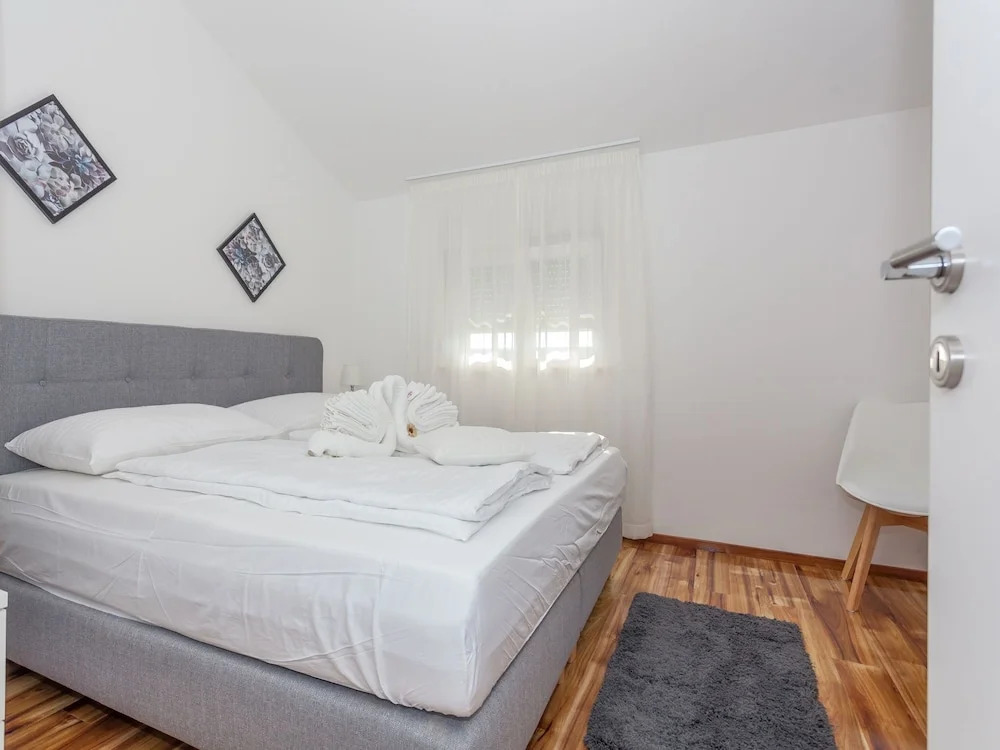 Beautiful Villa With Private Pool 7 En Suite Bedrooms 3 Roofed Terraces Bbq