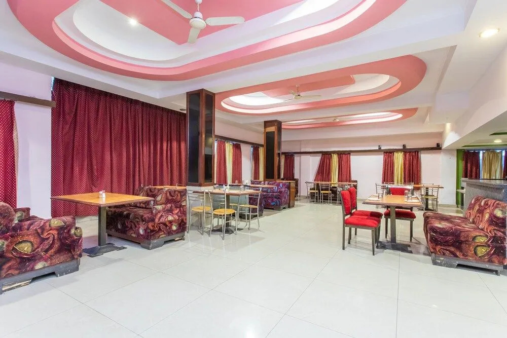 OYO 25042 Vikramaditya Hotel