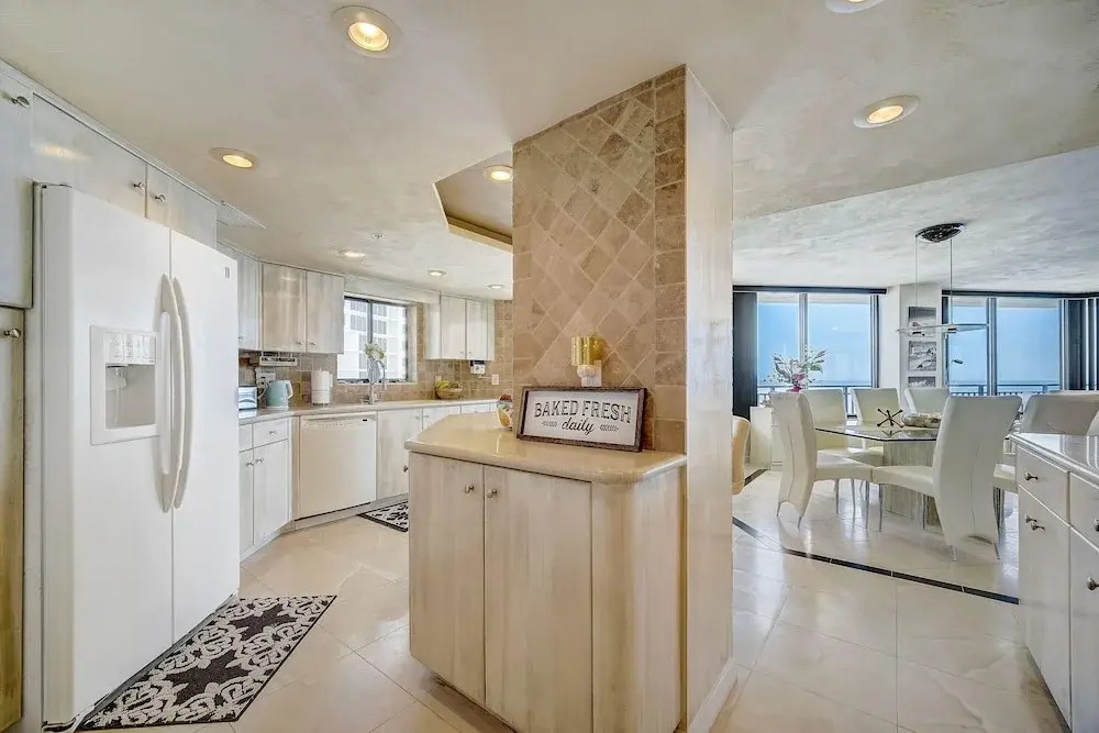 Sherwin Condominium 1801