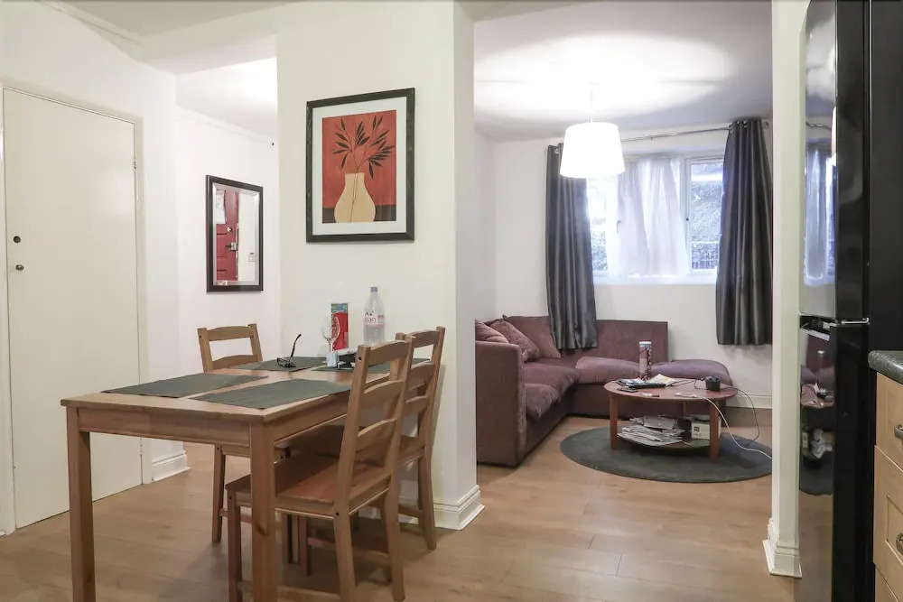 Bazely Street - Deluxe Double Room