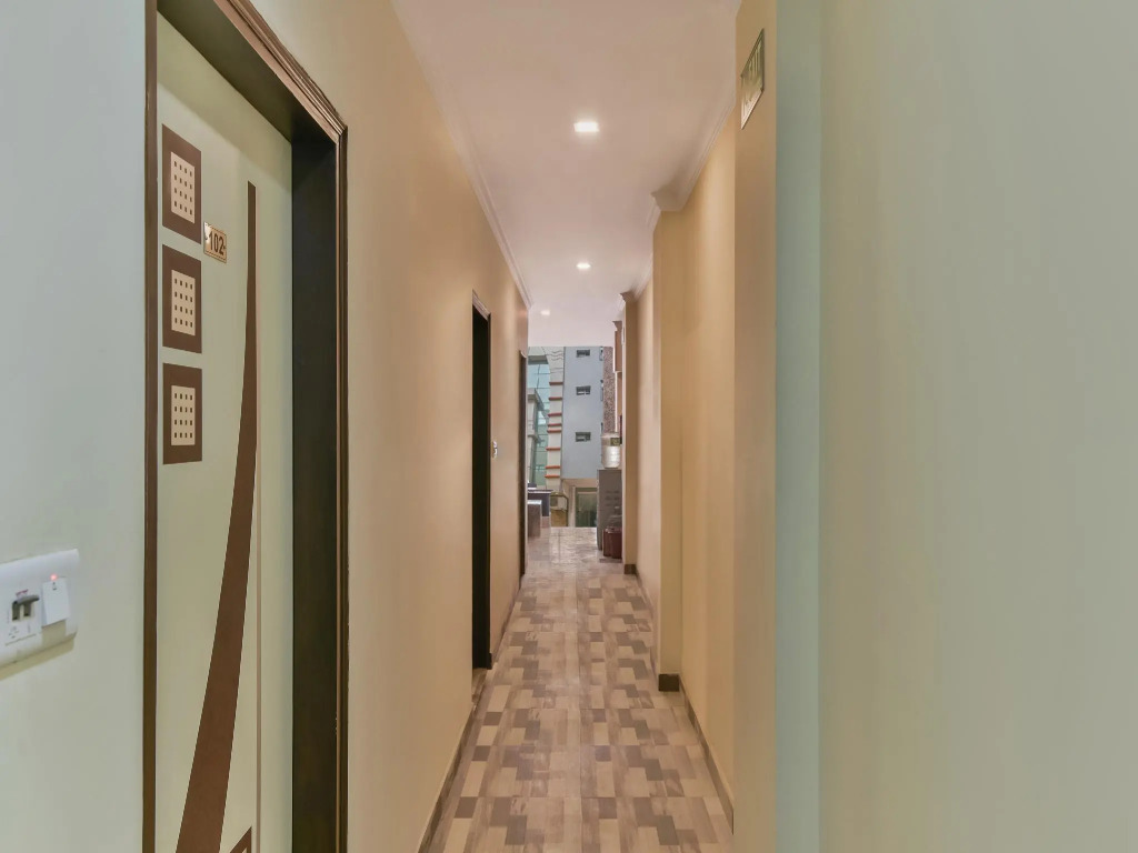 Oyo 23424 Hotel Clink