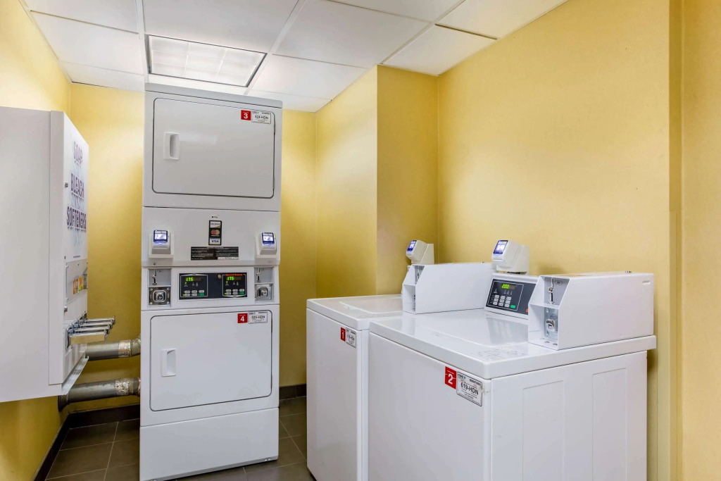 La Quinta by Wyndham Raleigh Crabtree