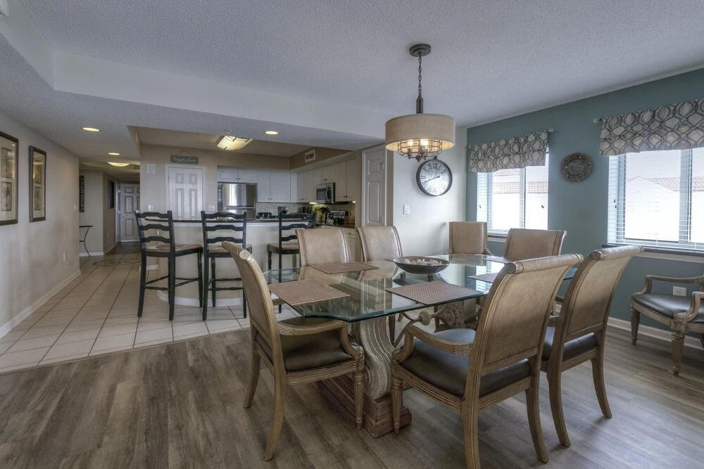 Yacht Club S #1-1001 3 Bedroom Condo by RedAwning