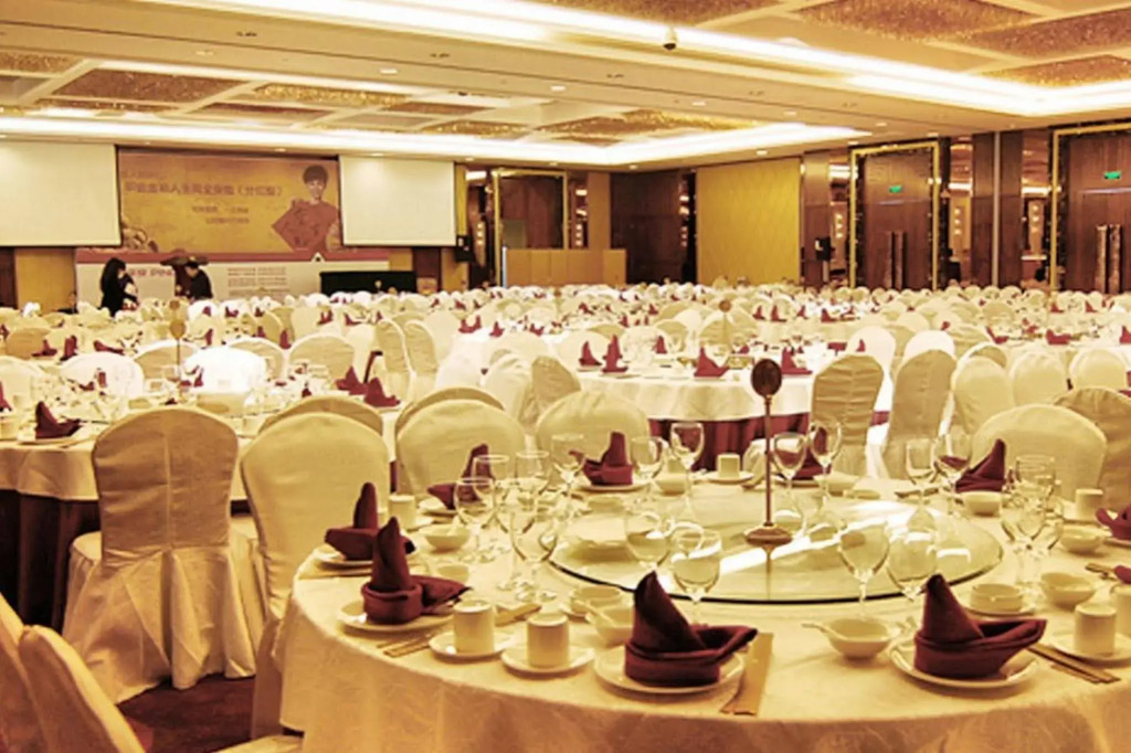 Golden Eagle Summit Hotel