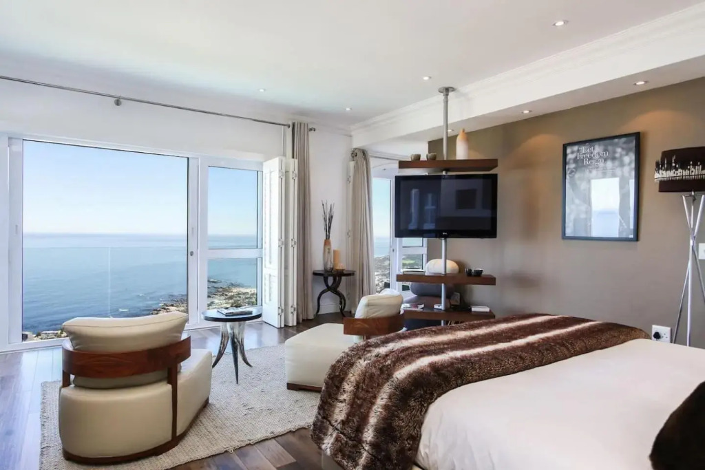 34 Theresa Avenue - Spectacular Villa with Panoramic Views