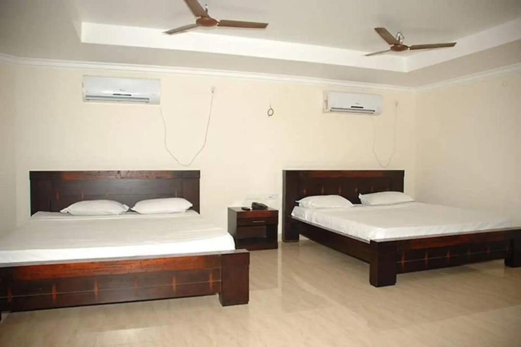 OYO 2724 Hotel PLA Residency