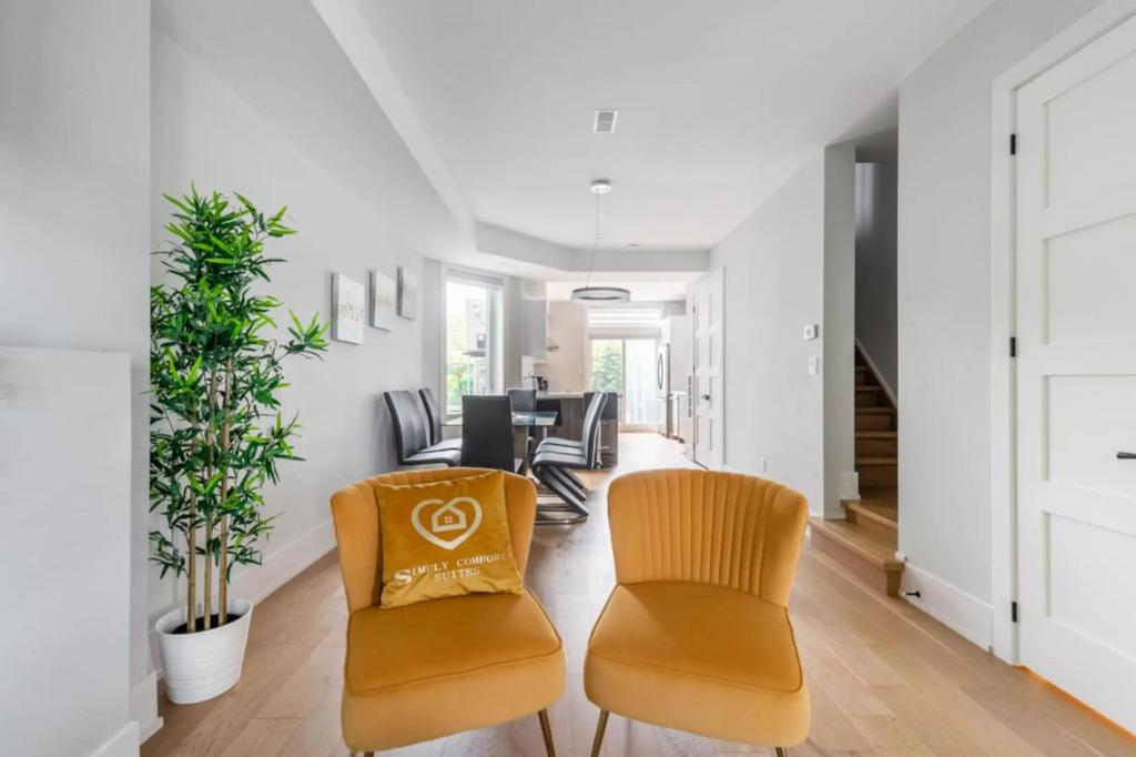 Newly renovated 4 Bed 3 Bath House in DT Toronto