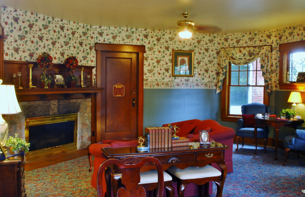 Arbor Hill Inn