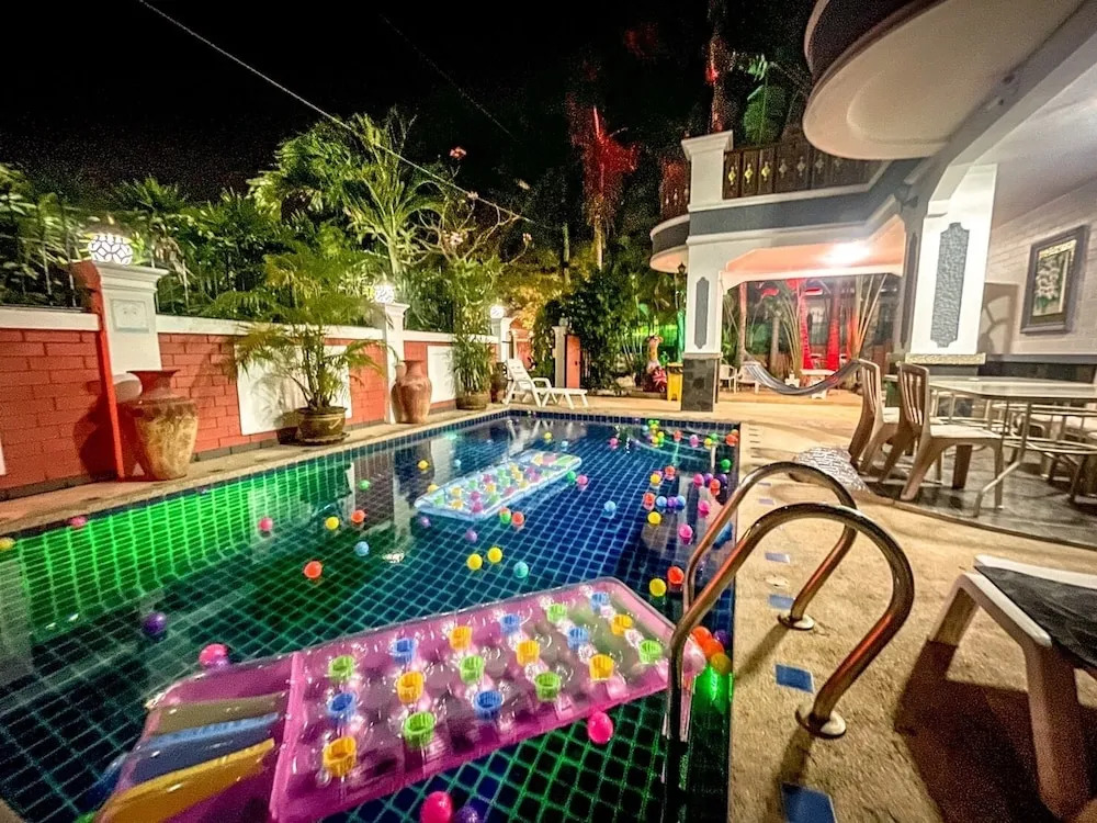 LUMALAND Luxury Pool Villa Pattaya Walking Street