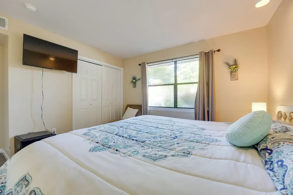 Branson Condo ~ 4 Miles to Museums & Attractions