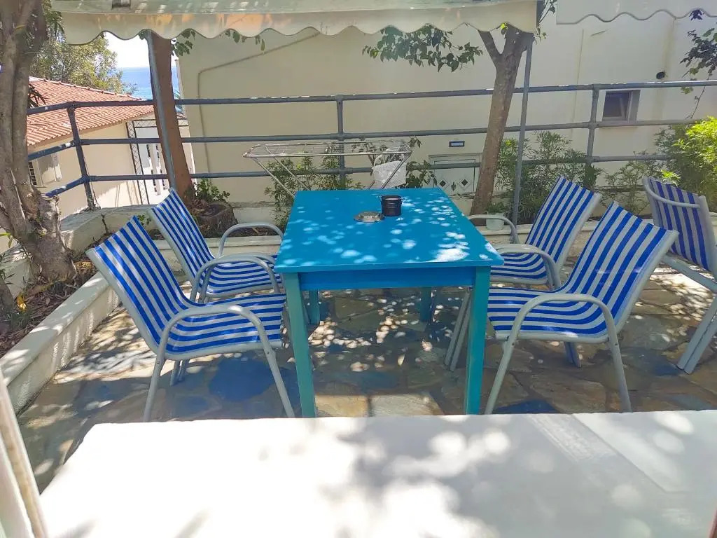 Ellinas Hotel