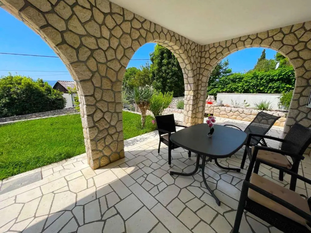 Apartments in Novi Vinodolski 42645
