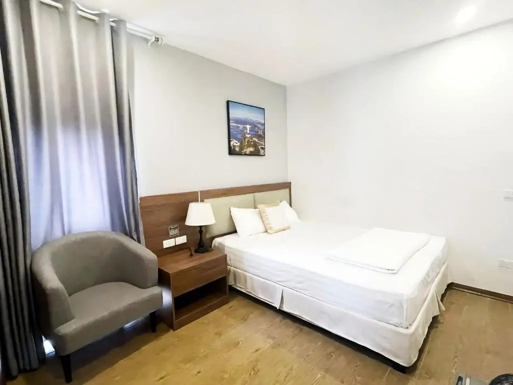 1986's Hotel
