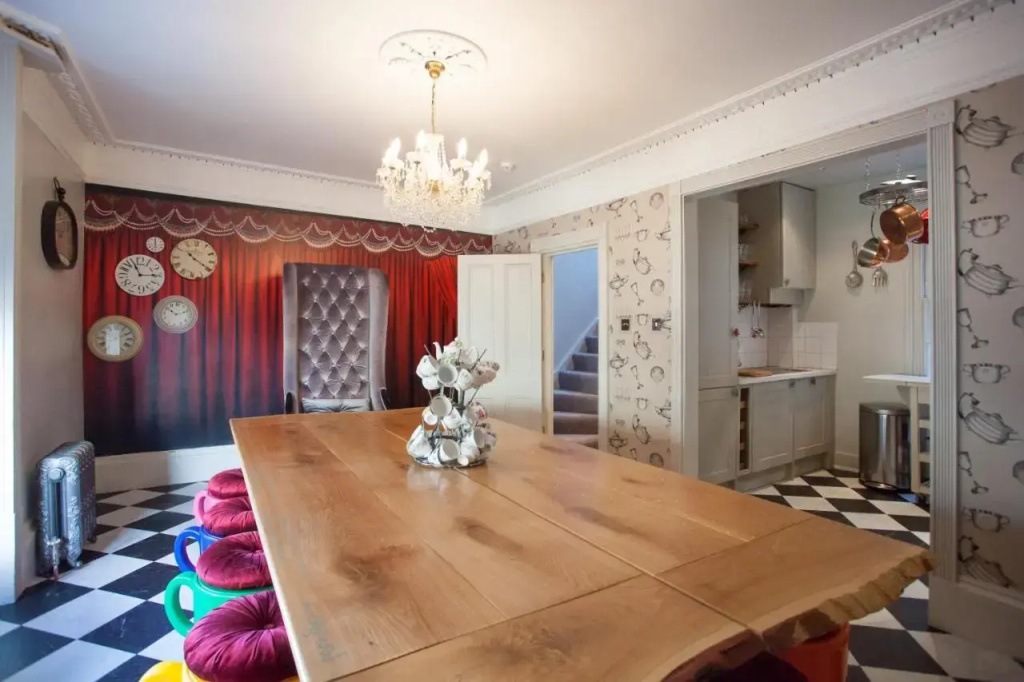 Wonderland House