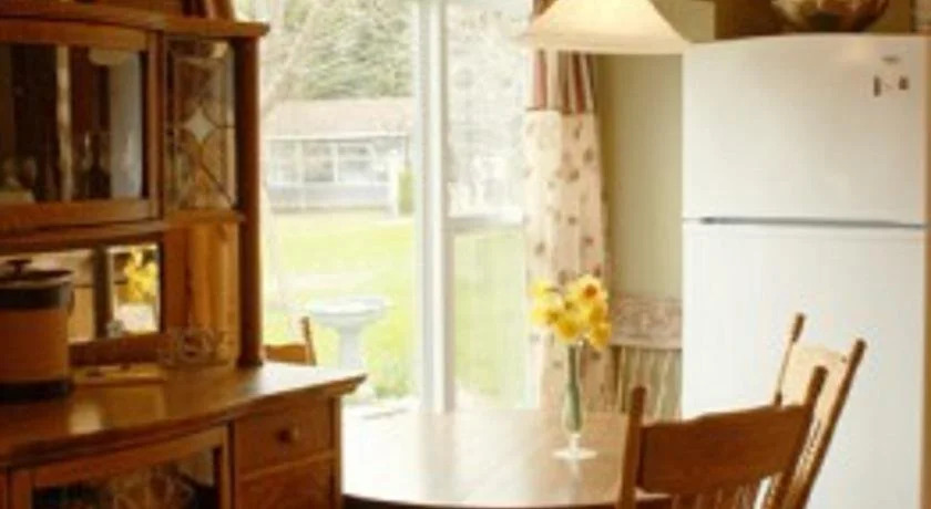Little Island Lake Guest Suite