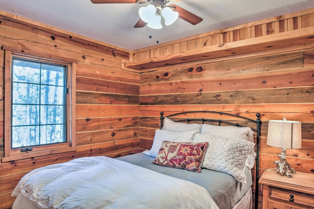 Ruidoso Log Cabin Retreat - Peaceful & Convenient