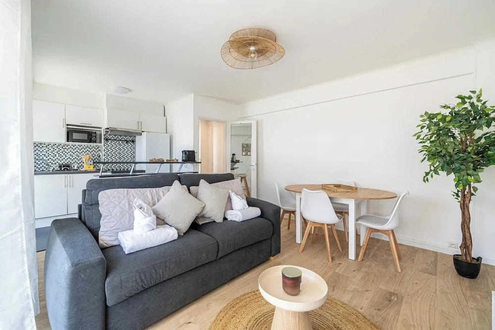 Charming Apartment Near the Beach Juan les Pins